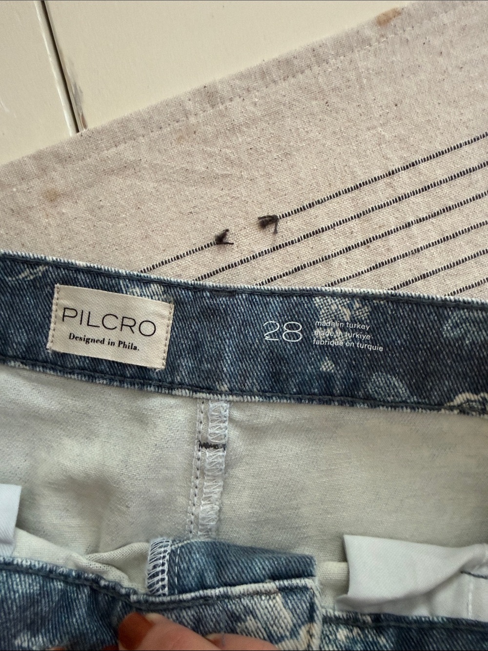NWT Pilcro x Anthropologie Jeans - Picture 3 of 4